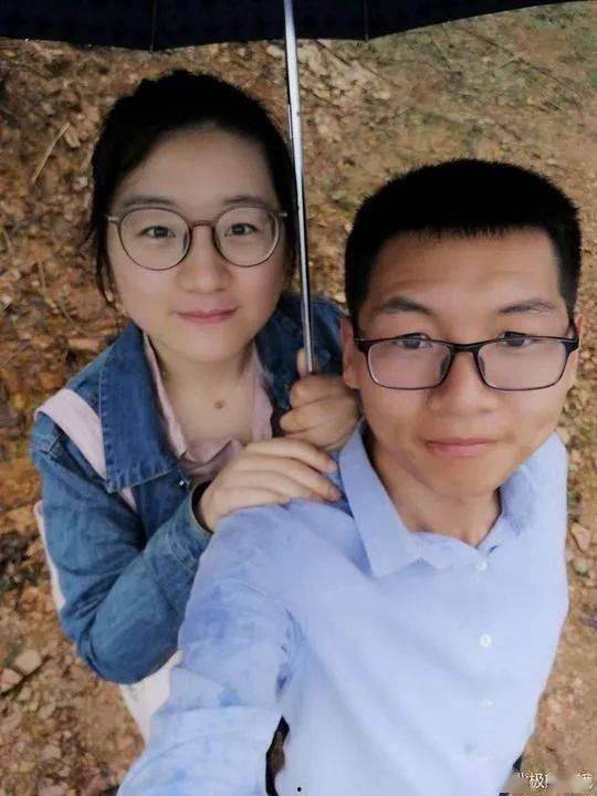 国产夫妻自拍在线,私密生活瞬间,揭秘家庭情感世界